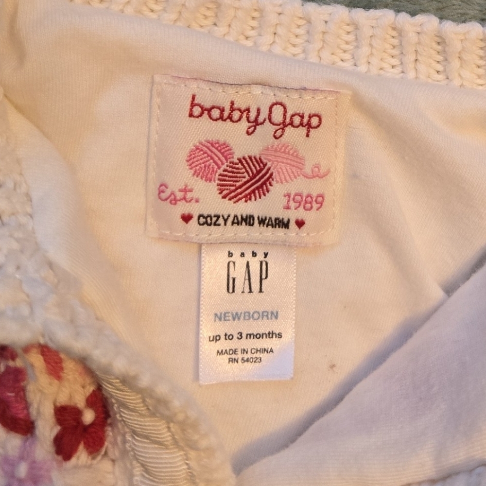 Baby Gap Embroidered Sweater Onesie- Sz Newborn to 3 months - Picture 2 of 2